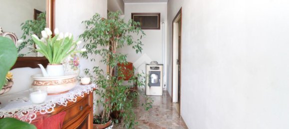 Дом с 6 комнатами в Читта Сант Анджело, Италия № 14620 4