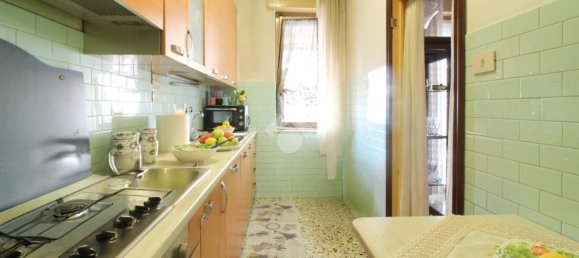 Дом с 6 комнатами в Читта Сант Анджело, Италия № 14620 11