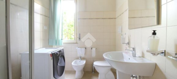 Дом с 6 комнатами в Читта Сант Анджело, Италия № 14620 5