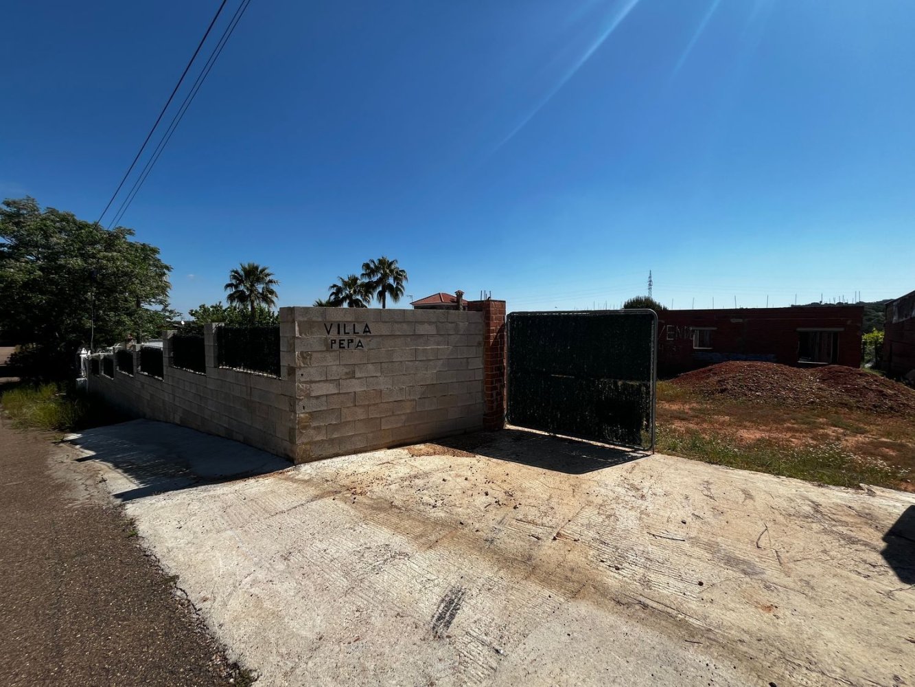 Земельный участок в Бадахос, Испания № 273370