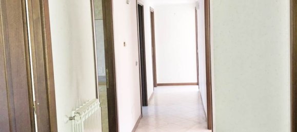 3 bedrooms Apartment in Rome, Italy No. 45565 6