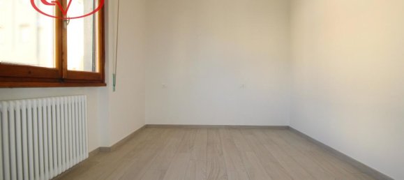 4-salle Appartement à San Giovanni Valdarno, Italy No. 230579 7