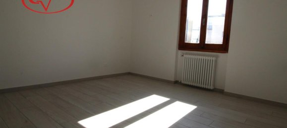 4-salle Appartement à San Giovanni Valdarno, Italy No. 230579 3