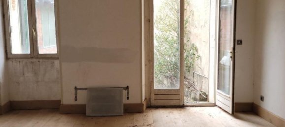 Casa de 5 dormitorios en Chateaumeillant, France No. 93205 2