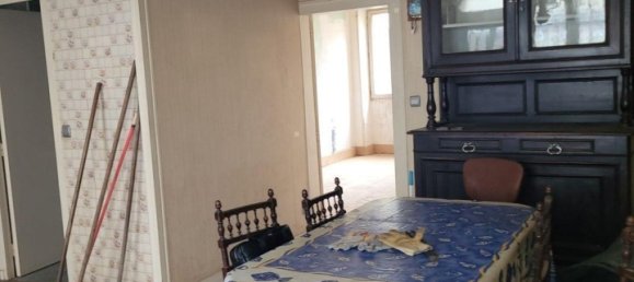 Casa de 5 dormitorios en Chateaumeillant, France No. 93205 5