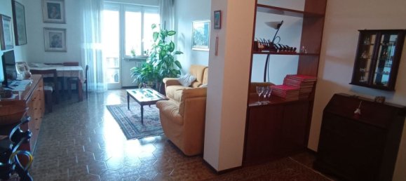 Квартира с 3 комнатами в Бусто Арсицио, Италия № 180968 2