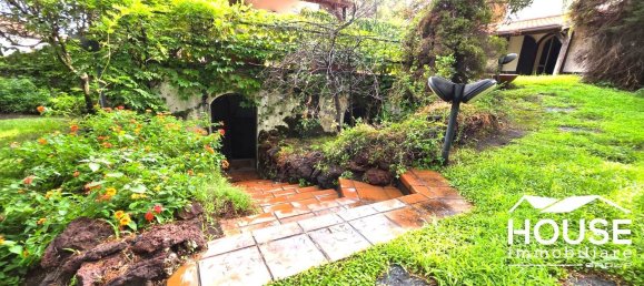 6 bedrooms Villa in Nicolosi, Italy No. 311058 8