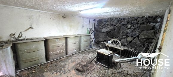 6 bedrooms Villa in Nicolosi, Italy No. 311058 15