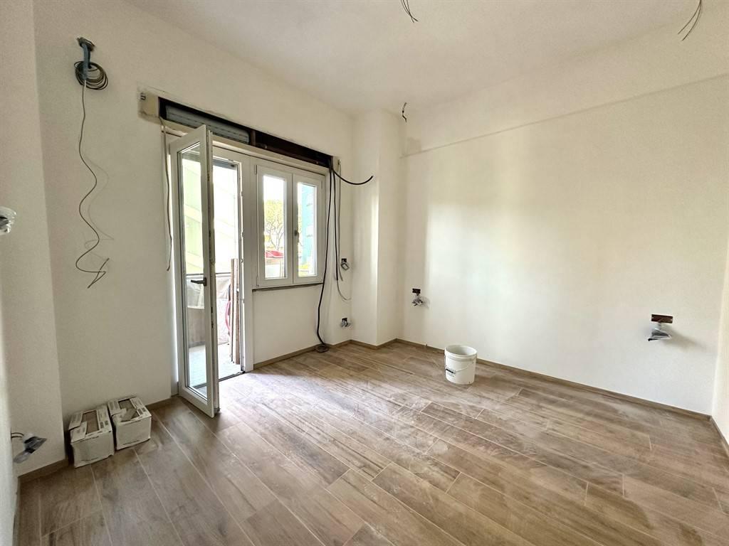 Квартира с 2 комнатами в Рим, Италия № 28807