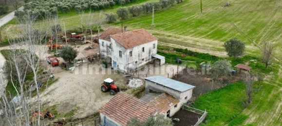 Земельный участок 236650м² в Чивителла дель Тронто, Италия № 251003 13