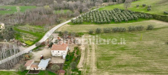 Земельный участок 236650м² в Чивителла дель Тронто, Италия № 251003 18