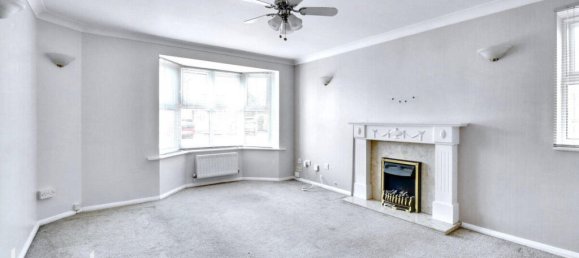 4 bedrooms House in Grays, United Kingdom No. 4966 39