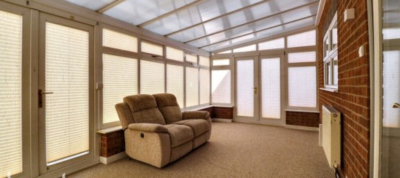 4 bedrooms House in Grays, United Kingdom No. 4966 4