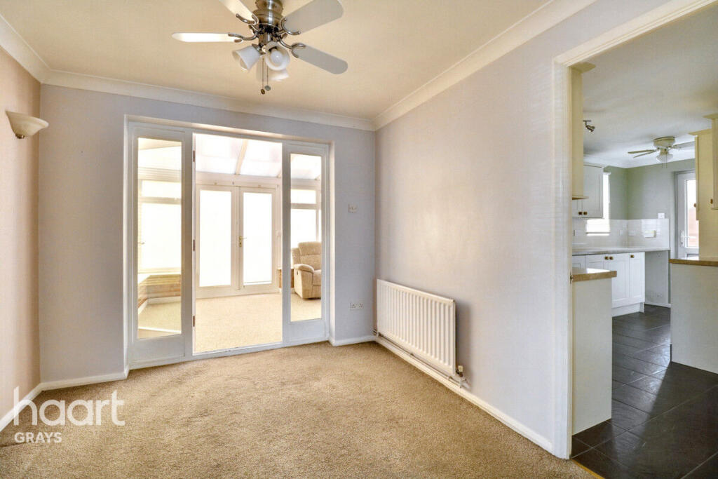 4 bedrooms House in Grays, United Kingdom No. 4966