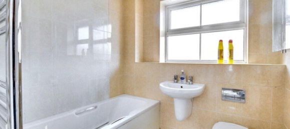 4 bedrooms House in Grays, United Kingdom No. 4966 8