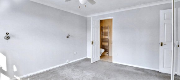 4 bedrooms House in Grays, United Kingdom No. 4966 14