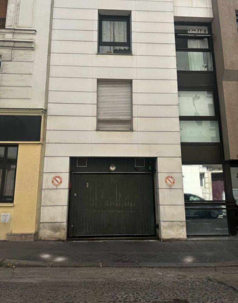  موقف سيارات في Paris, France 13متر مربع رقم 329091