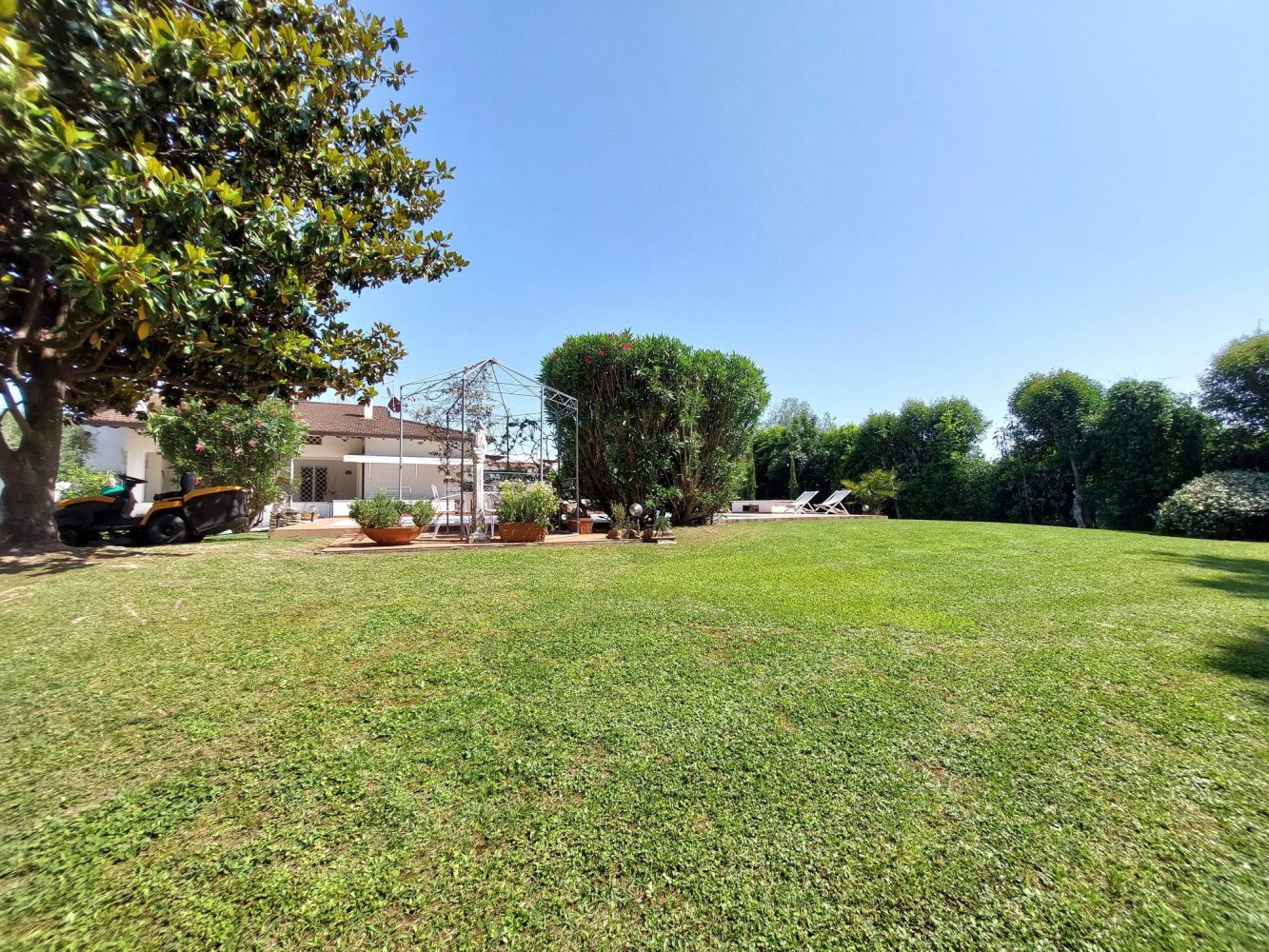 Вилла с 7 спальнями в Форте деи Марми, Италия № 378327