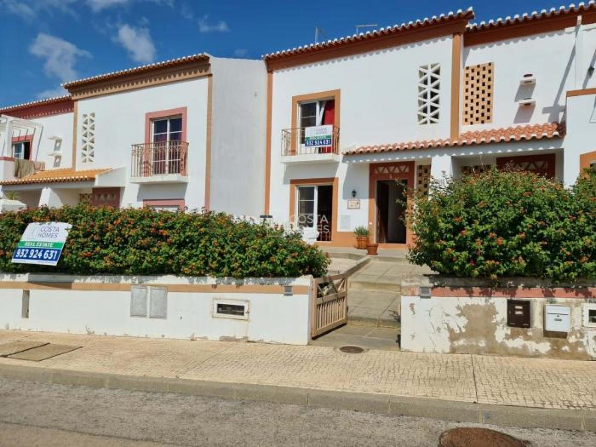 3 bedrooms Villa in Lagoa, Portugal No. 2972