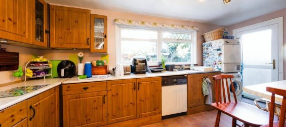 3 bedrooms Commercial property in New Addington, United Kingdom No. 8111 2