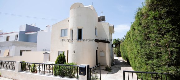 3 bedrooms Villa in Coral Bay, Cyprus No. 916 6