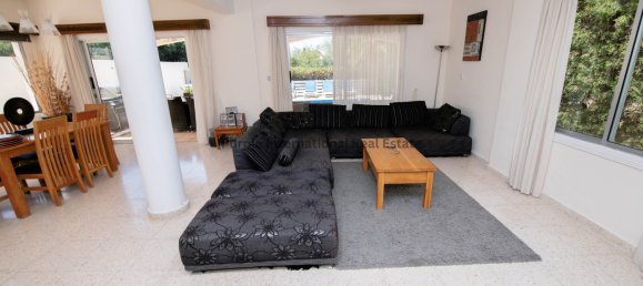 3 bedrooms Villa in Coral Bay, Cyprus No. 916 16