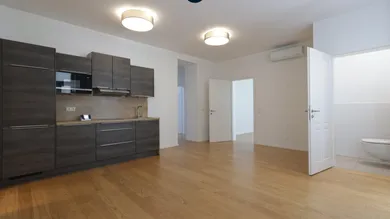 5-salle Appartement à Rudolfsheim-Funfhaus, Austria No. 145767