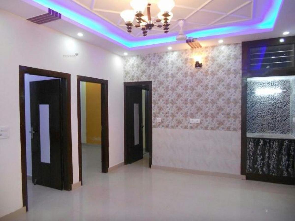 4 bedrooms House in Faridabad, India No. 8938
