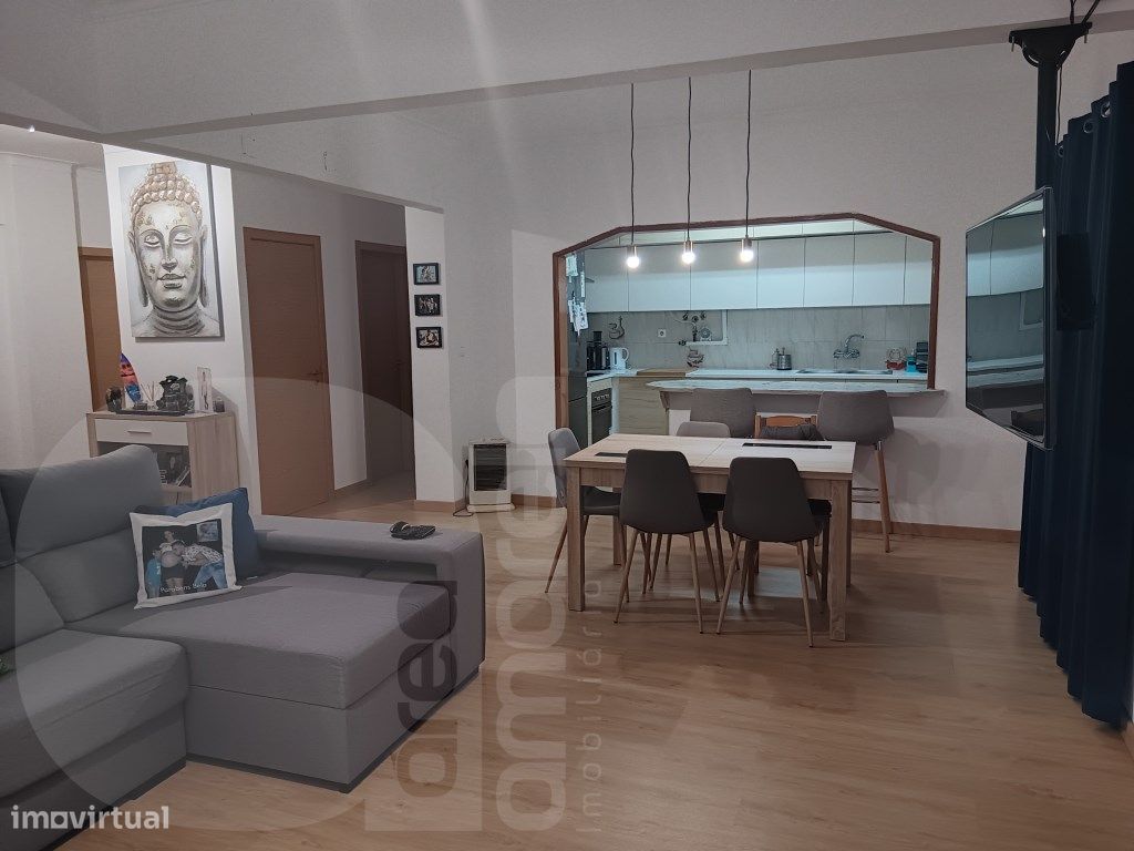 3 bedrooms Apartment in Almada, Portugal No. 156082