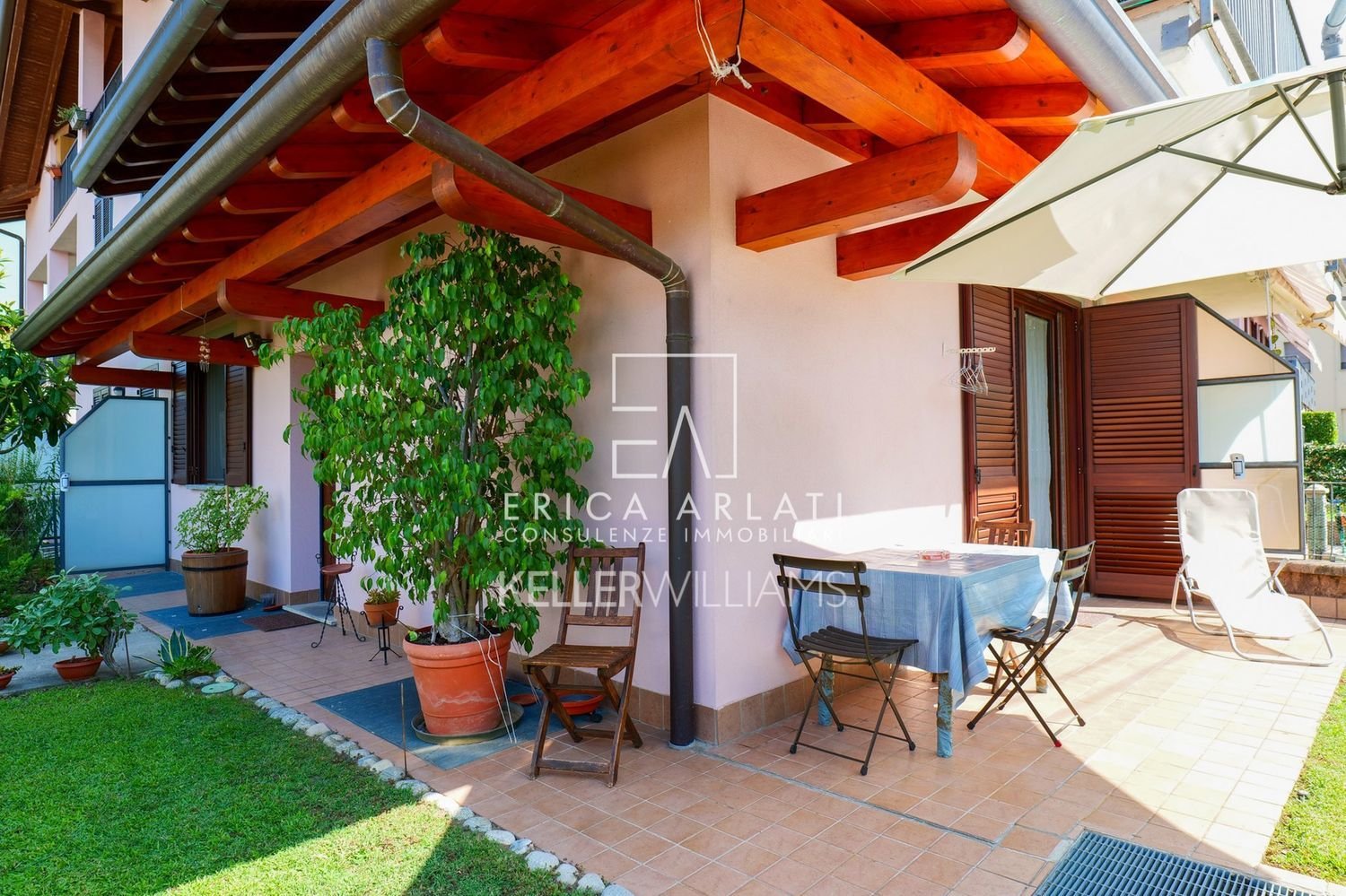 3 bedrooms House in Faloppio, Italy No. 361976