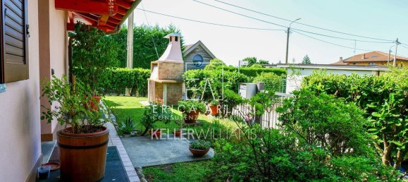 3 bedrooms House in Faloppio, Italy No. 361976 2