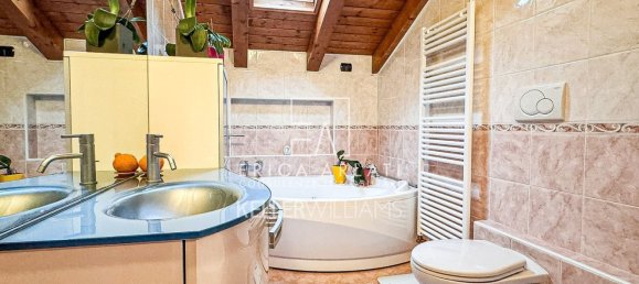 3 bedrooms House in Faloppio, Italy No. 361976 19