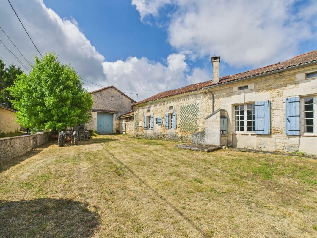 3 bedrooms House in Dordogne, France No. 279393
