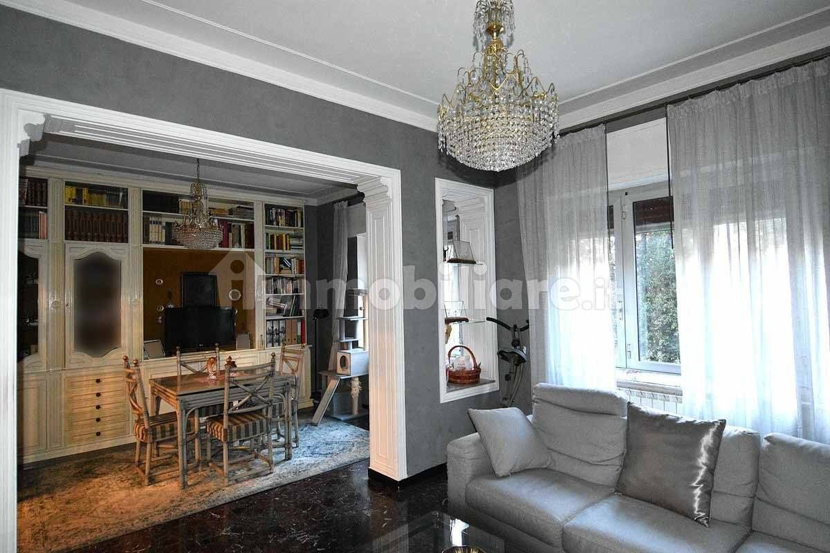 2 bedrooms Apartment in Genoa, Italy No. 195536