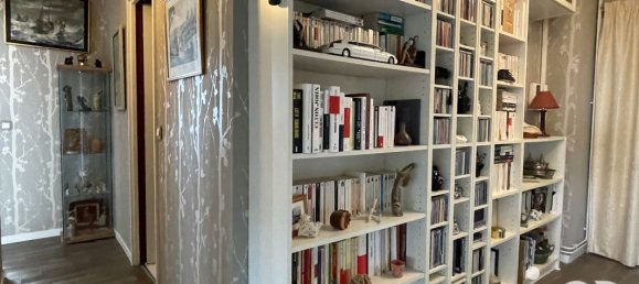 2 bedrooms Apartment in Colombes, France No. 176829 9