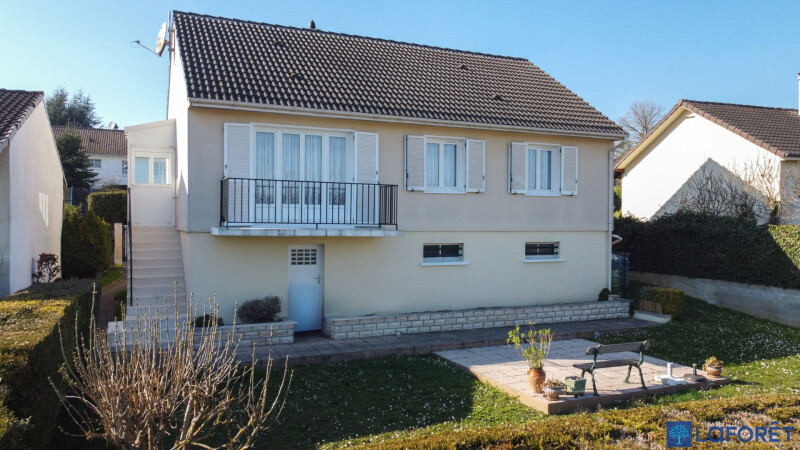 3 bedrooms House in Beynes, France No. 121415