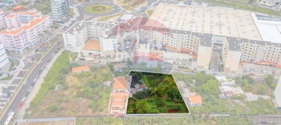  Land in Funchal, Portugal No. 92208 3