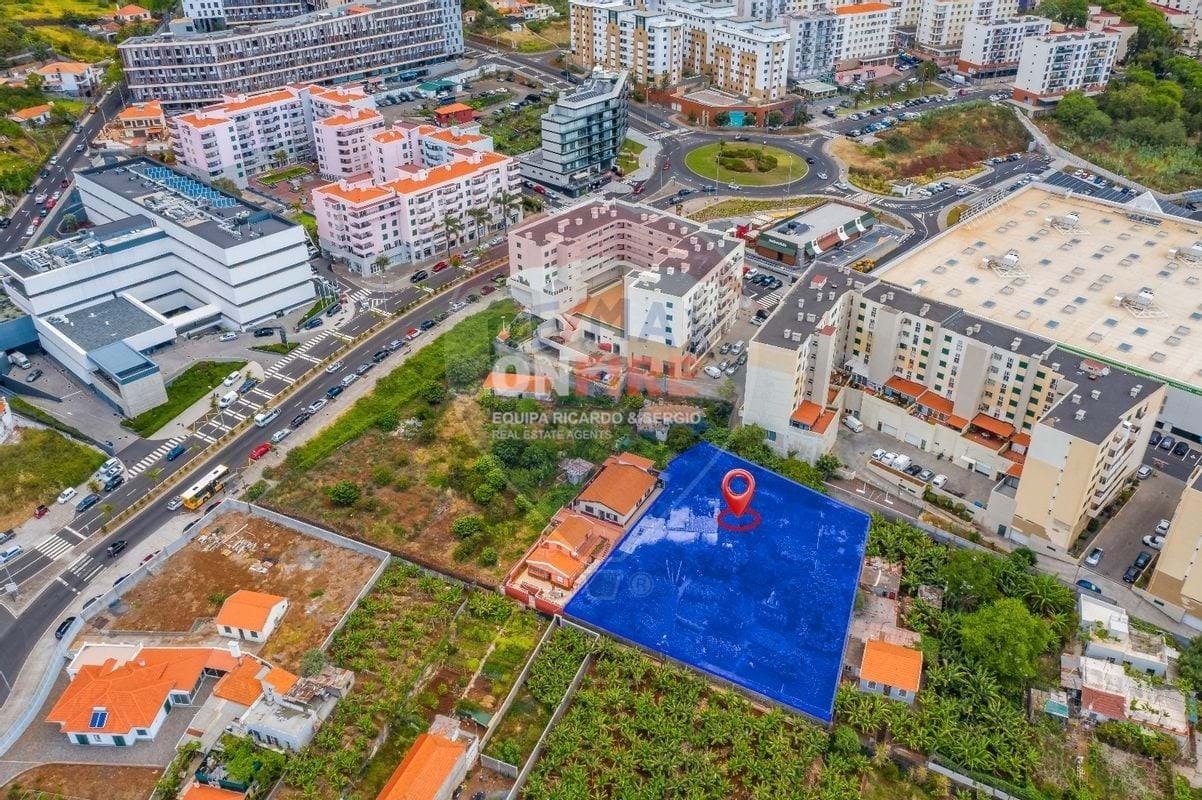  Land in Funchal, Portugal No. 92208