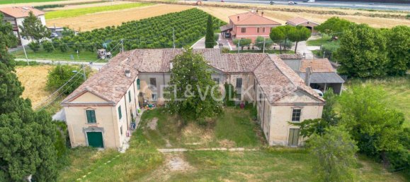 4 bedrooms Villa in Rimini, Italy No. 127866 2