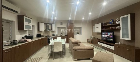 2 Schlafzimmer Maisonette-Wohnung in Xghajra, Malta, Nr. 8186 3