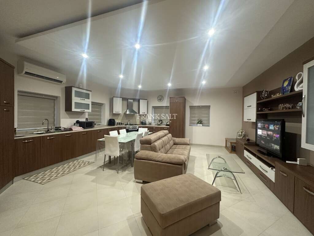 2 Schlafzimmer Maisonette-Wohnung in Xghajra, Malta, Nr. 8186