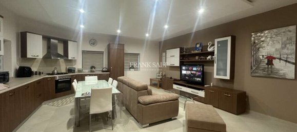 2 Schlafzimmer Maisonette-Wohnung in Xghajra, Malta, Nr. 8186 2