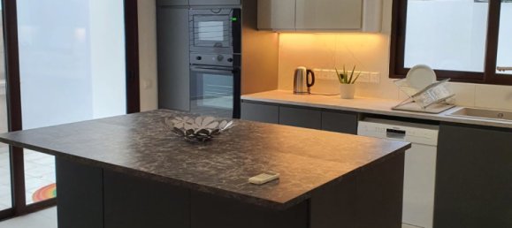 Таунхаус с 4 спальнями в Строволос, Кипр № 36219 5