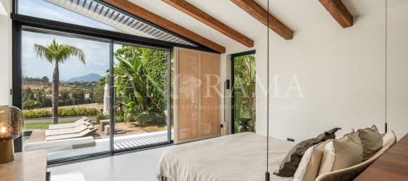 5 bedrooms Villa in Marbella, Spain No. 104301 20