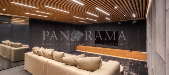 5 bedrooms Villa in Marbella, Spain No. 104301 6