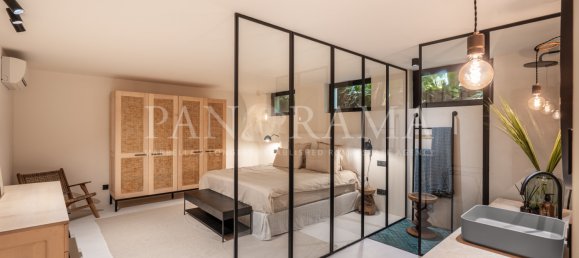 5 bedrooms Villa in Marbella, Spain No. 104301 8