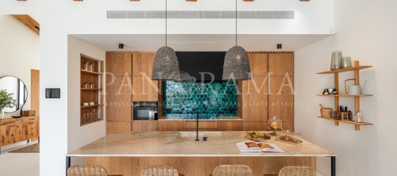 5 bedrooms Villa in Marbella, Spain No. 104301 24