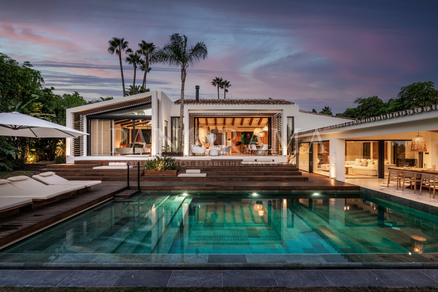 5 bedrooms Villa in Marbella, Spain No. 104301