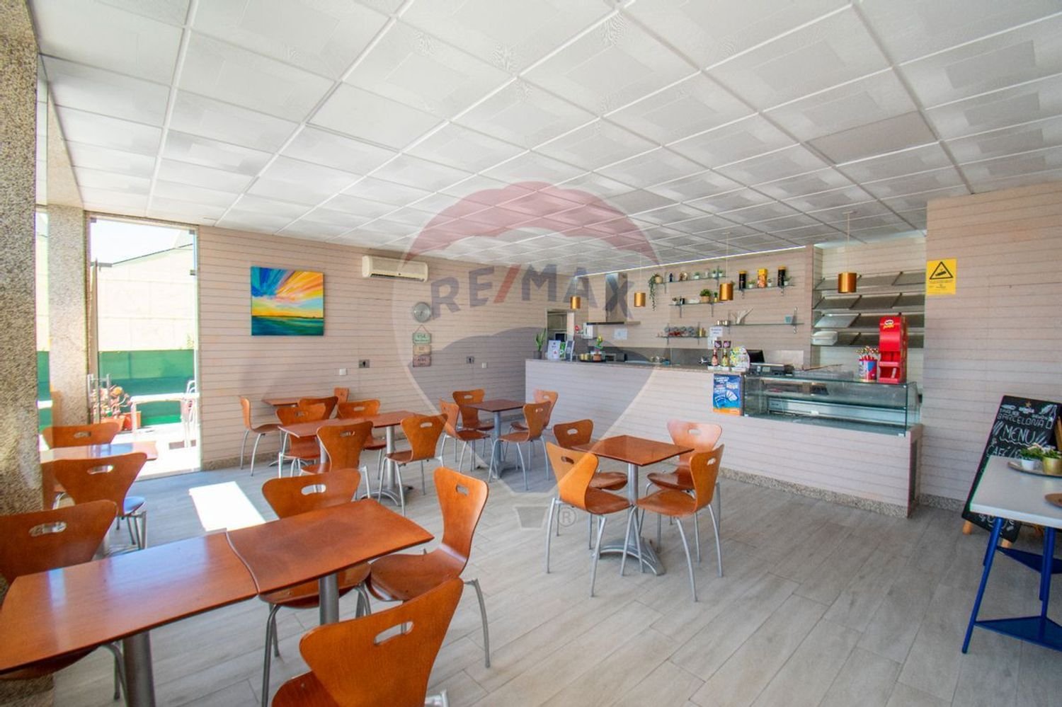 135m² Commercial property in Matosinhos, Portugal No. 36901