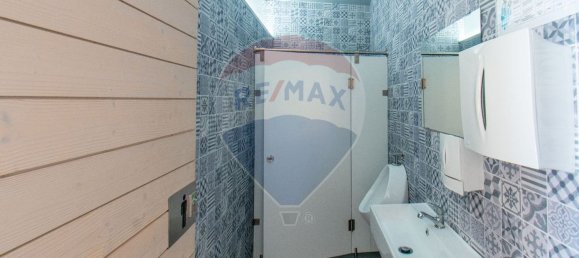 135m² Commercial property in Matosinhos, Portugal No. 36901 11